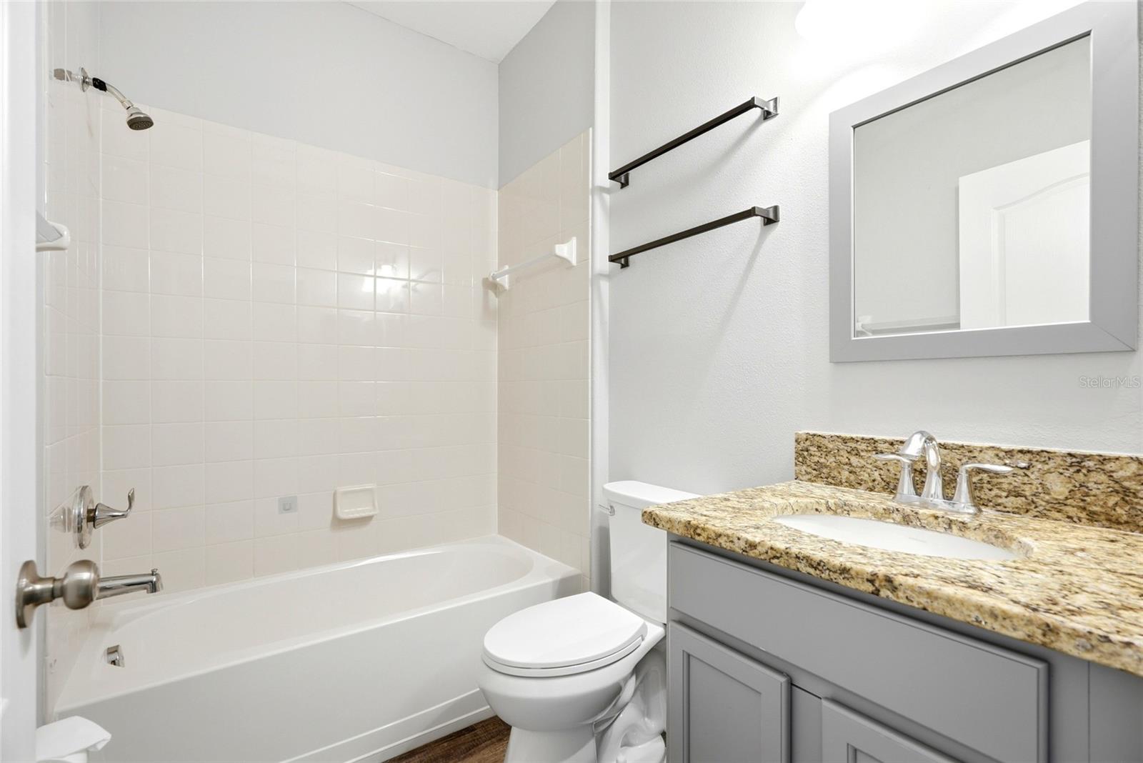 909 Meadow Glade Dr Property Photo 25