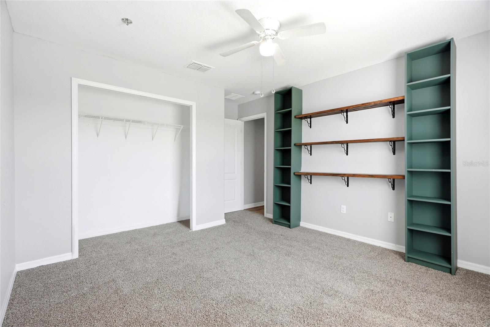 909 Meadow Glade Dr Property Photo 35