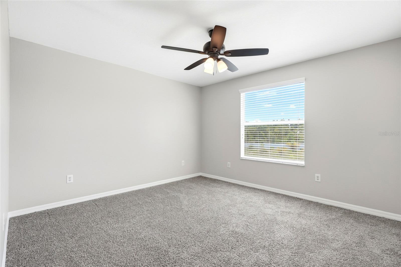 909 Meadow Glade Dr Property Photo 41
