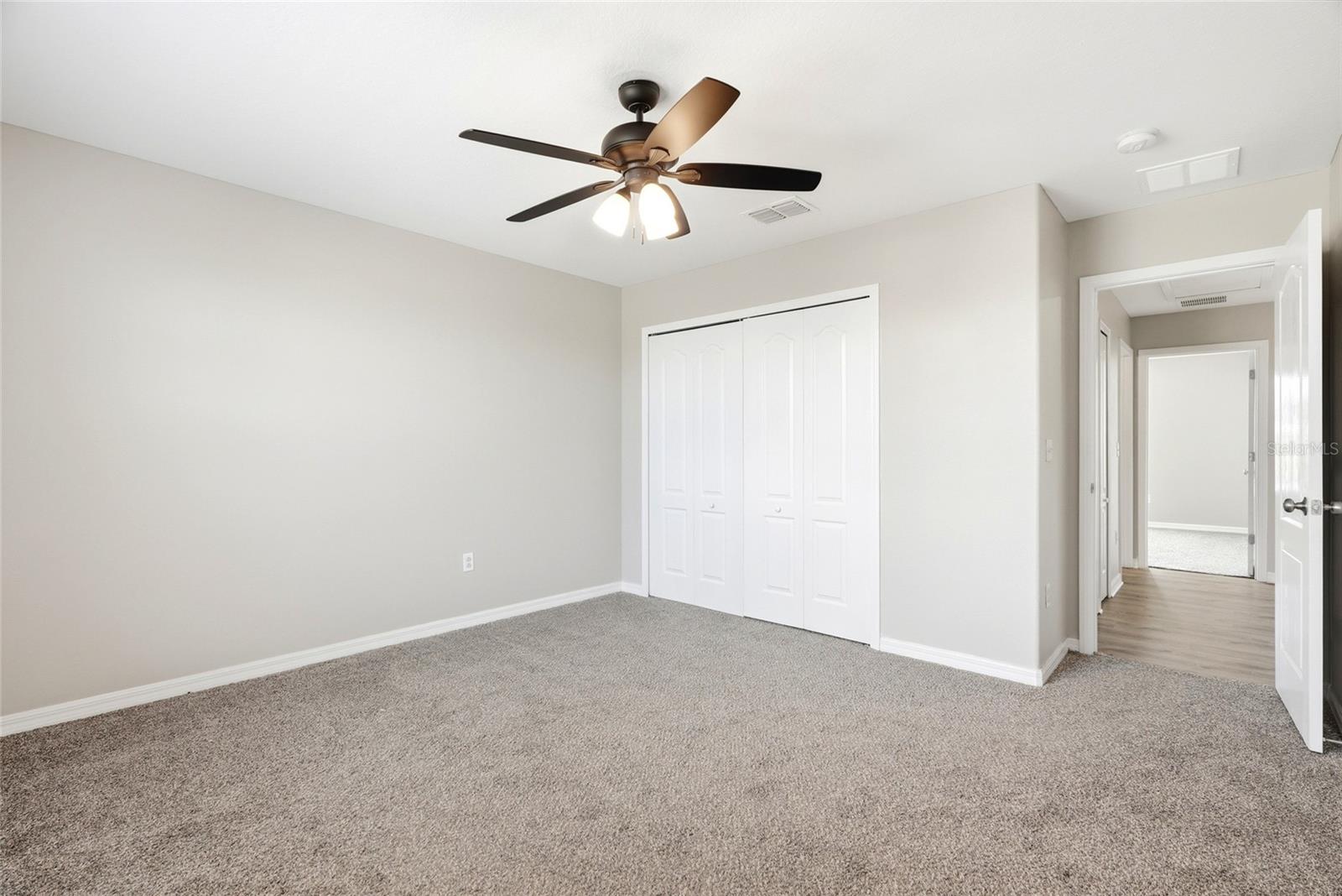 909 Meadow Glade Dr Property Photo 42