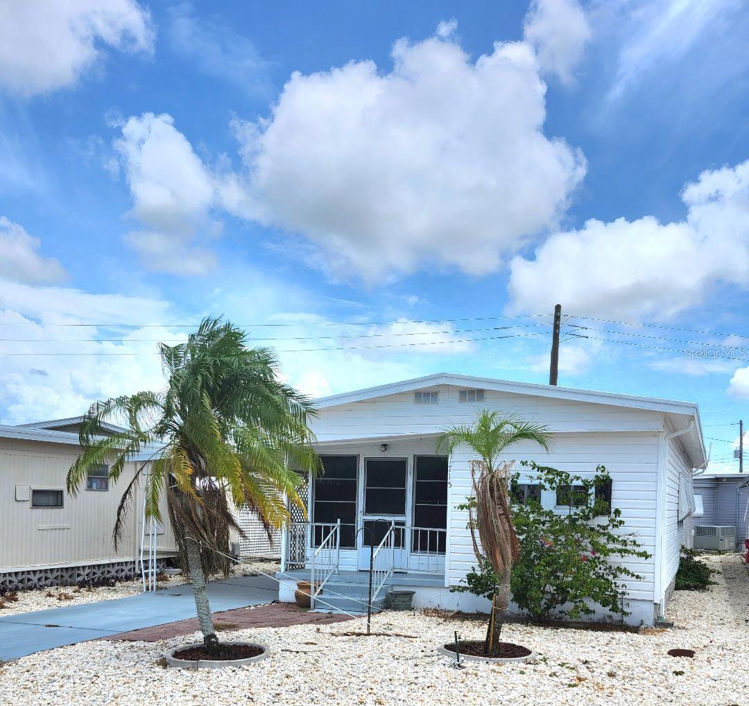 1715 Illinois Ave Property Photo