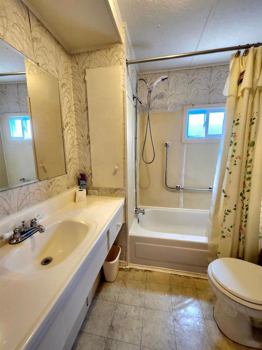 1715 Illinois Ave Property Photo 33