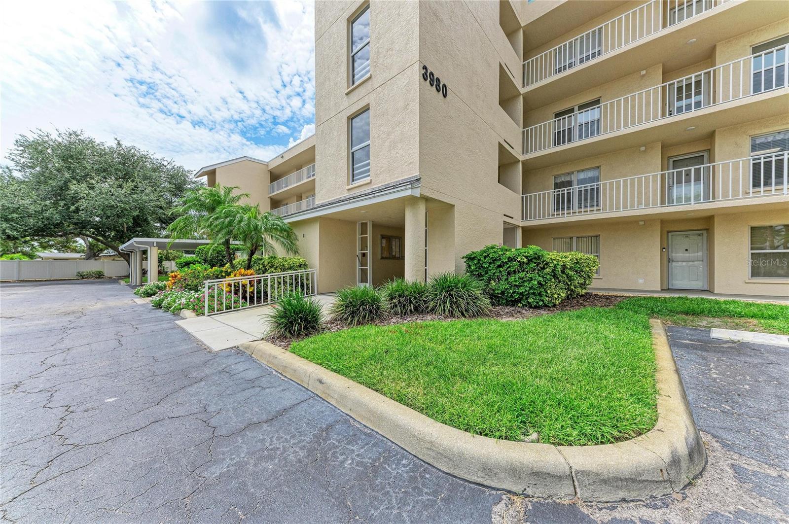 3980 Ironwood Cir #301 Property Photo 2