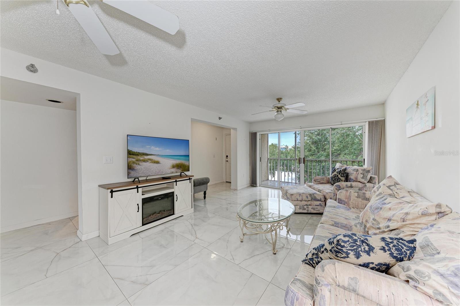 3980 Ironwood Cir #301 Property Photo 8