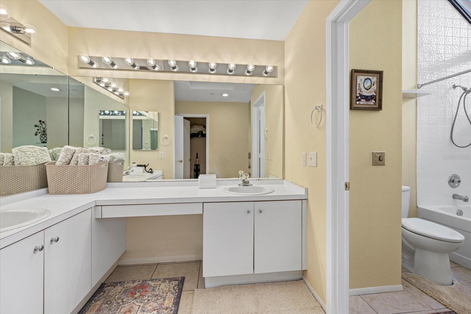 2012 Harbourside Dr #2102 Property Photo 20