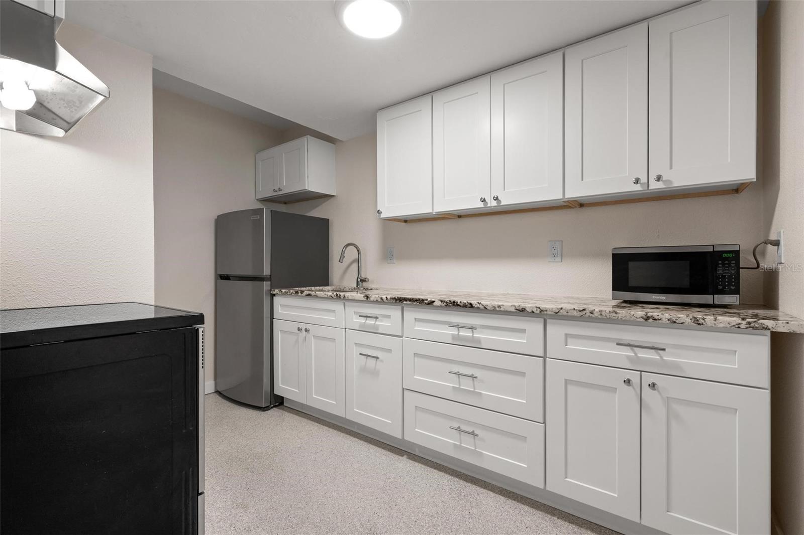 308 Ohio Pl #2 Property Photo 9