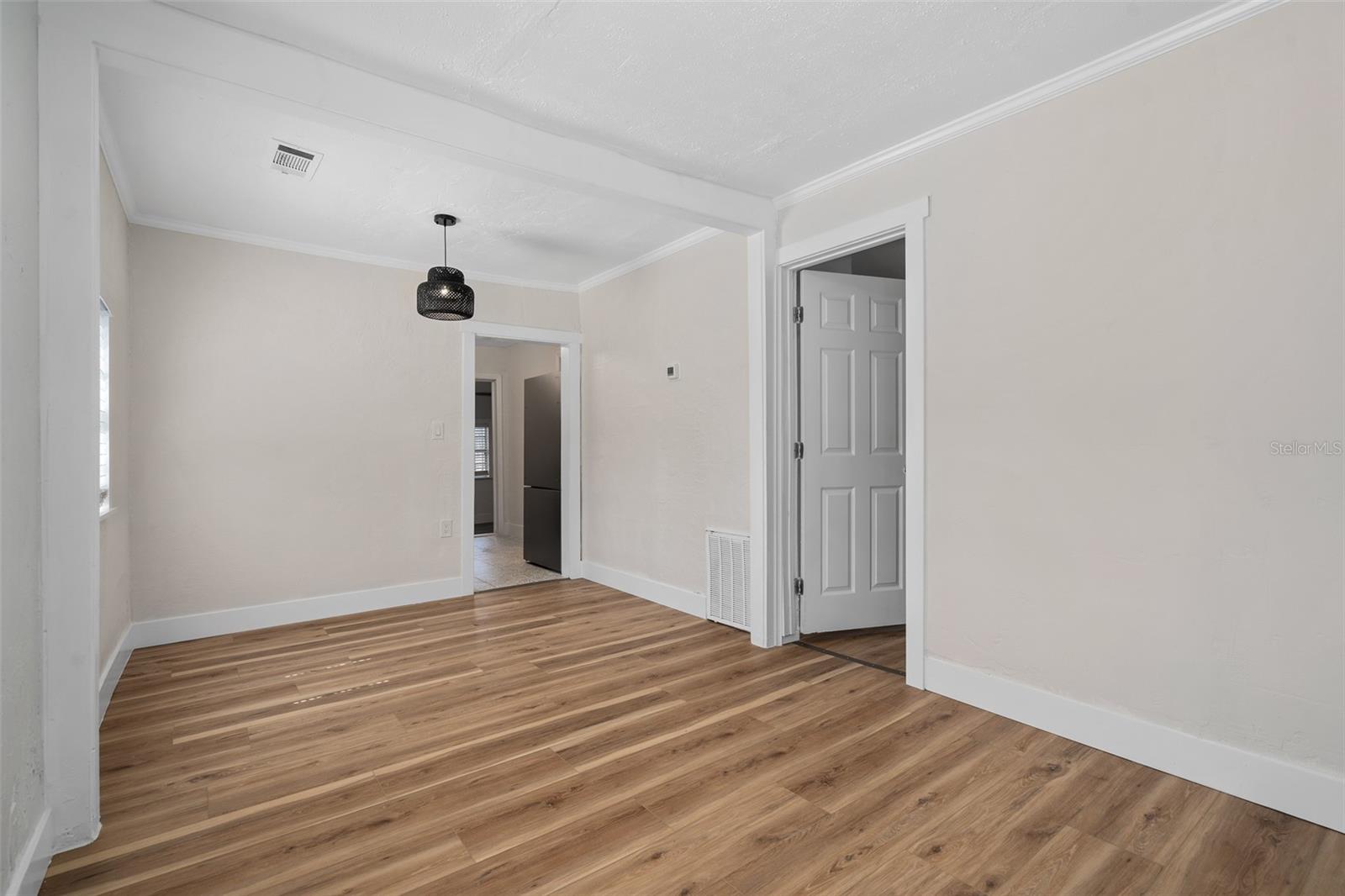 914 26th St Property Photo 10