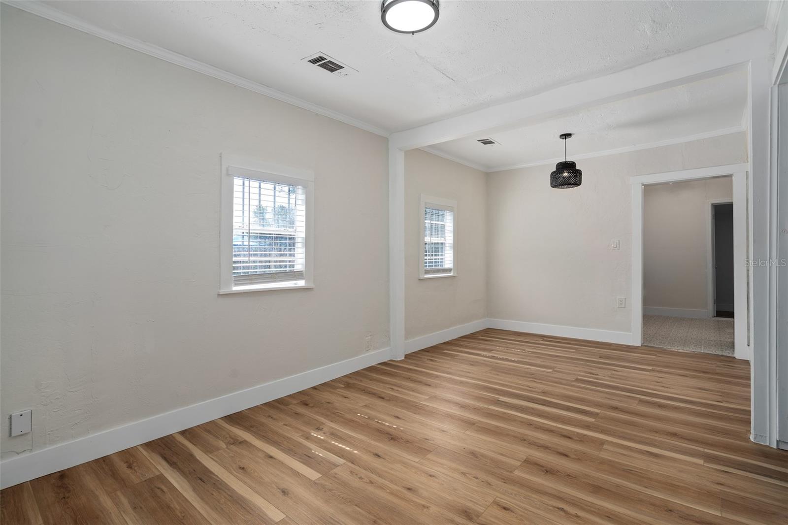 914 26th St Property Photo 11