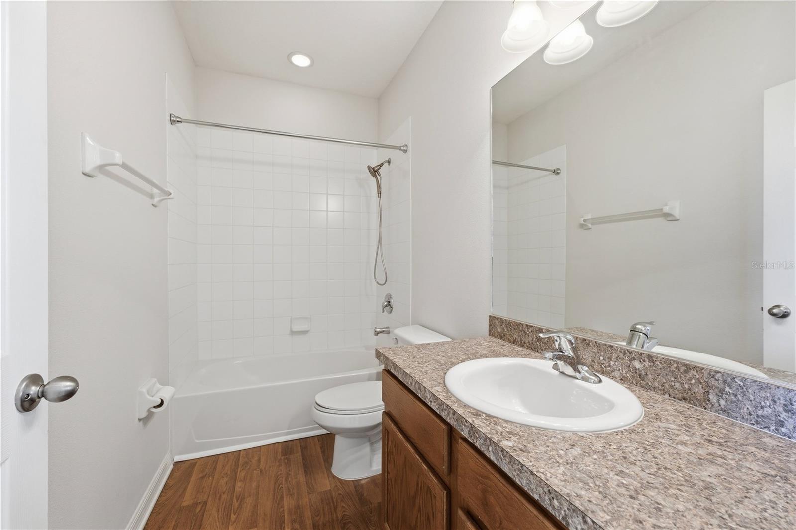 1346 Grantham Dr Property Photo 21