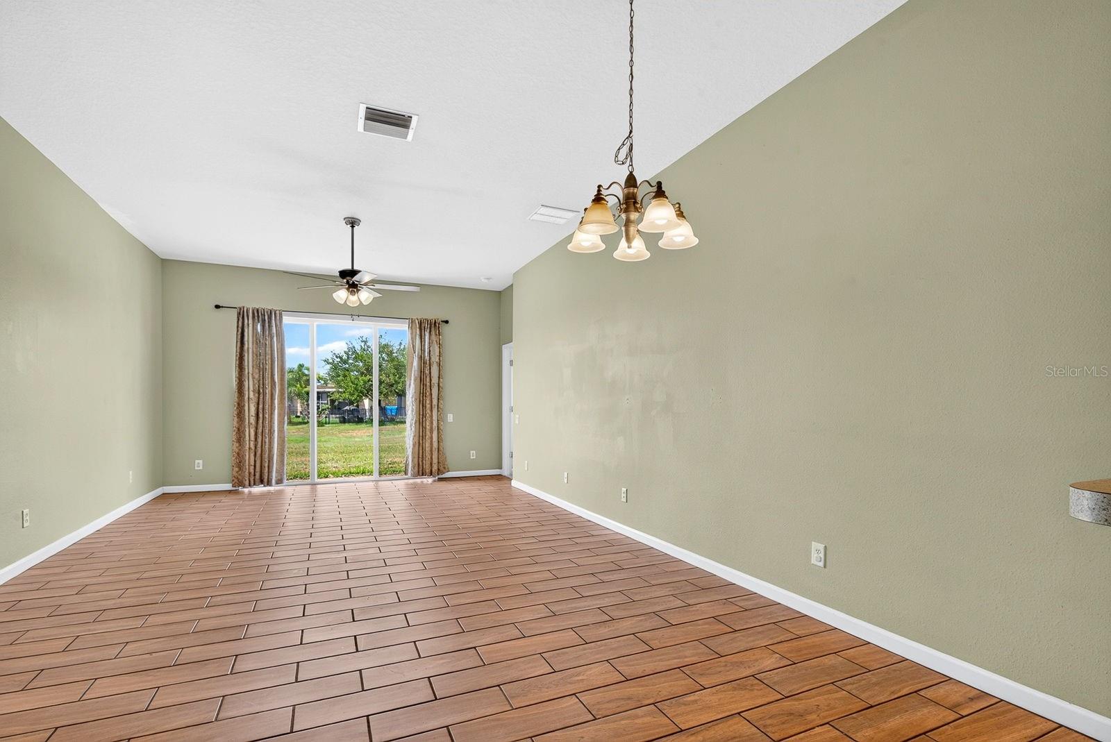 9784 50th Street Cir E Property Photo 13