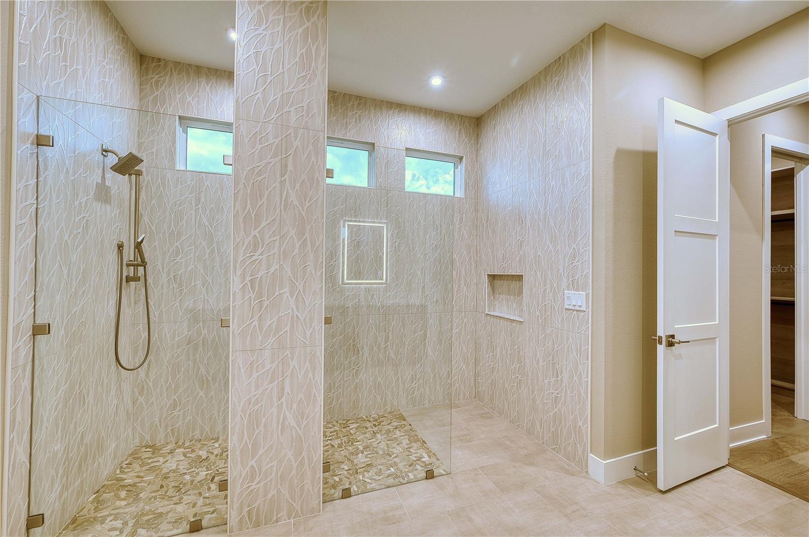 4584 Cedron Ct Property Photo 11