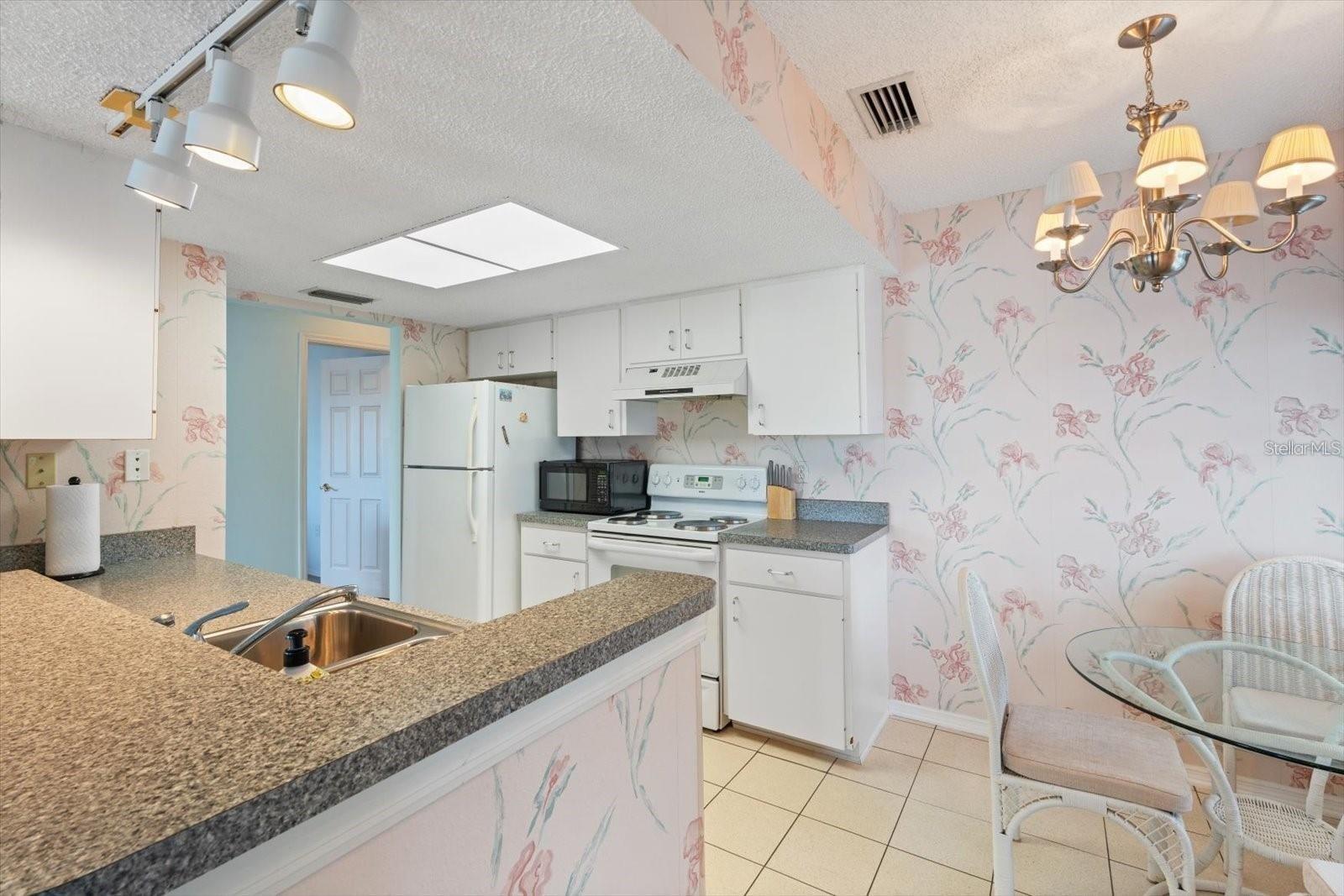 312 108th St W Property Photo 5