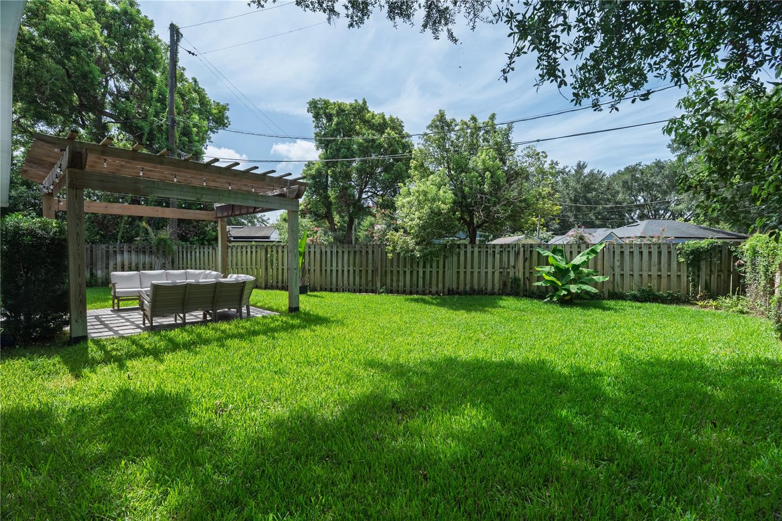 2028 Illinois St Property Photo 43