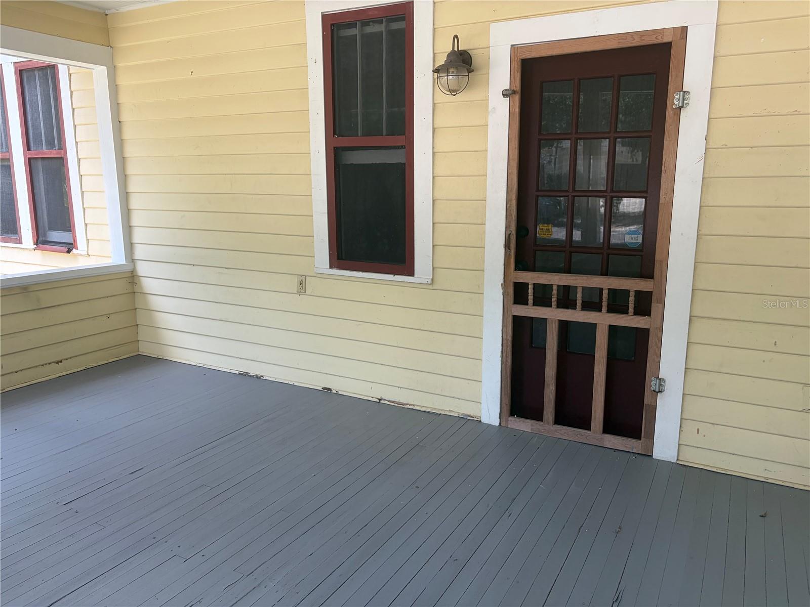 1555 7th St Property Photo 2