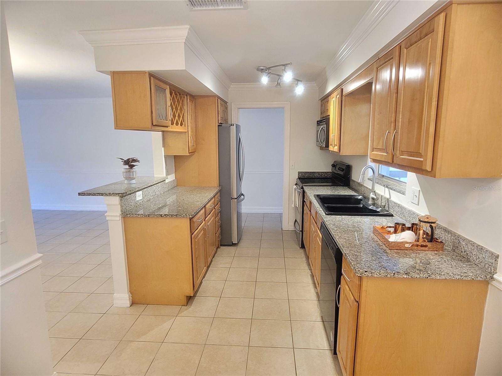 3360 S Osprey Ave #201b Property Photo 2