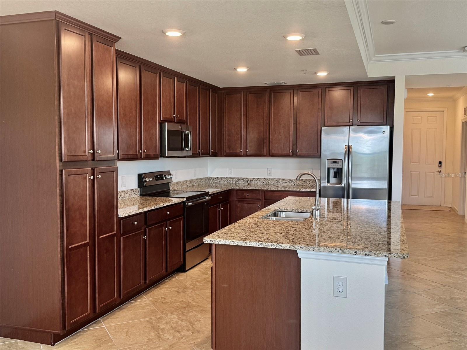 17118 Vardon Ter #303 Property Photo 2