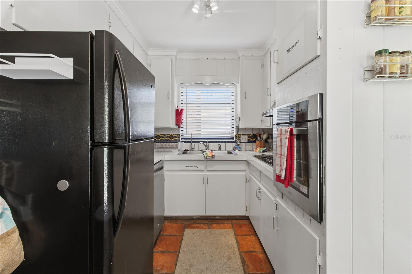311 59th St Property Photo 10