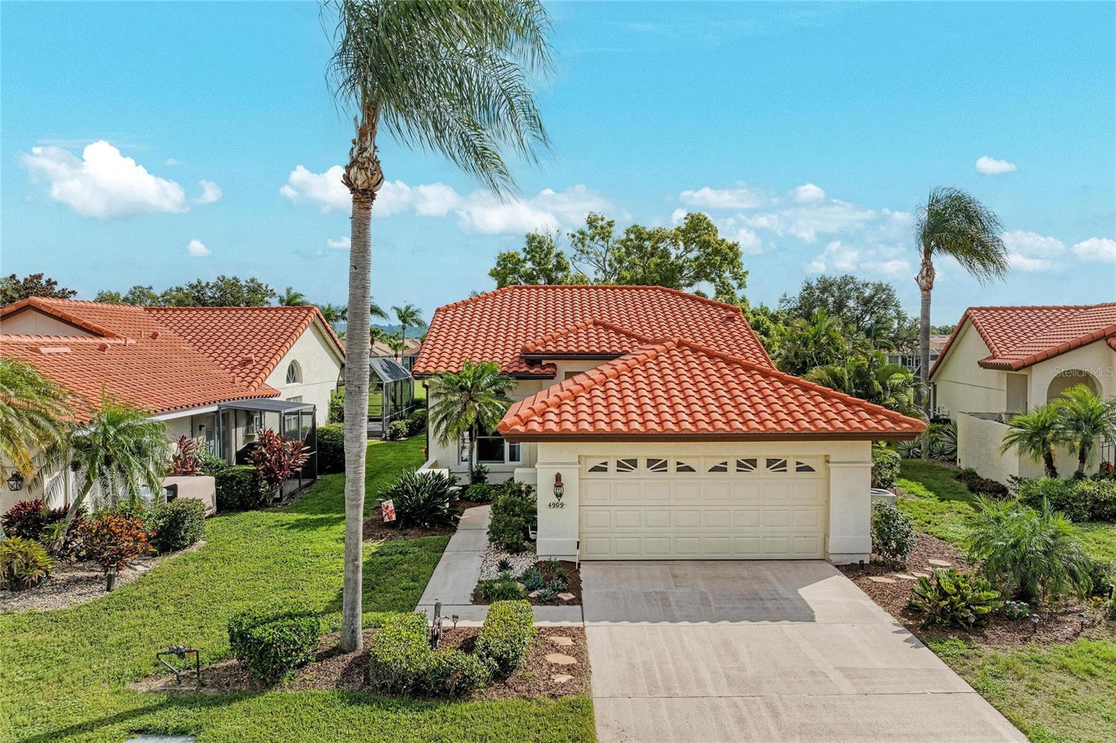 4909 CLUBVIEW CT E