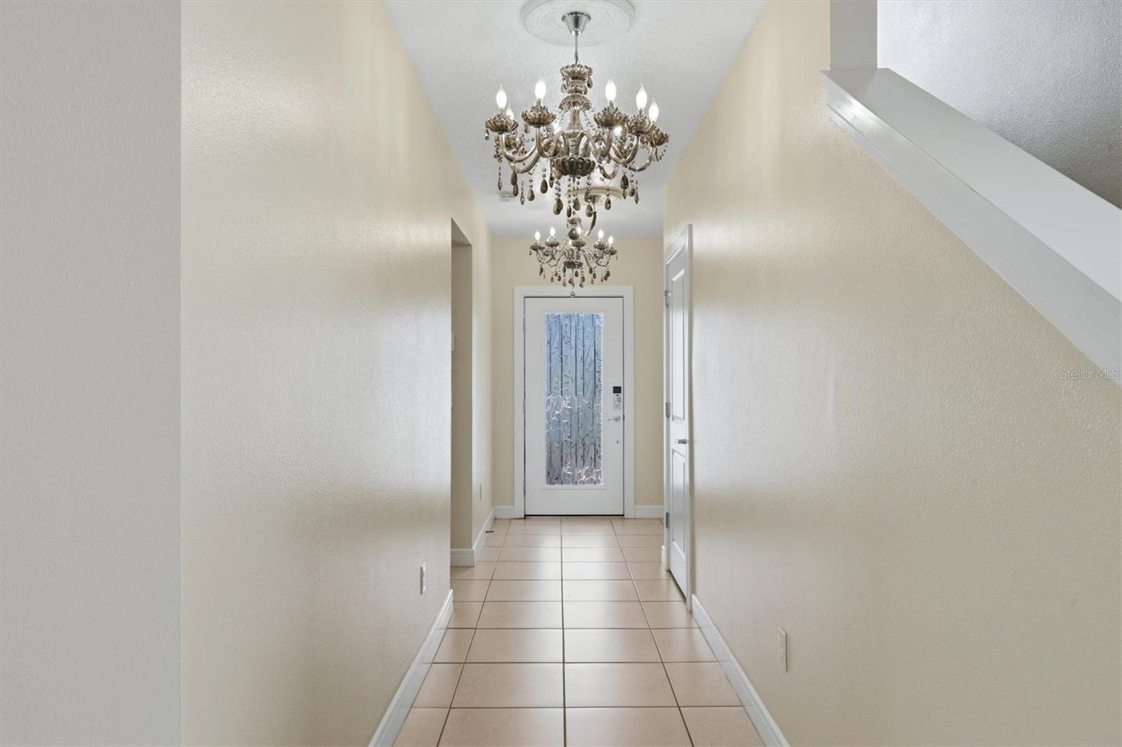 9108 Royal River Cir Property Photo 4