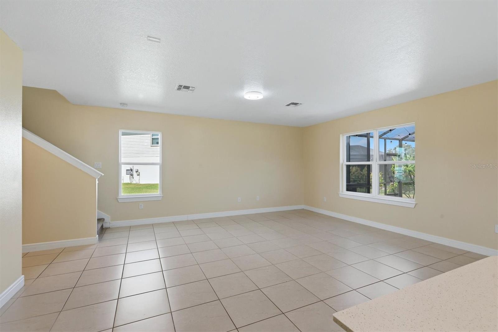 9108 Royal River Cir Property Photo 9