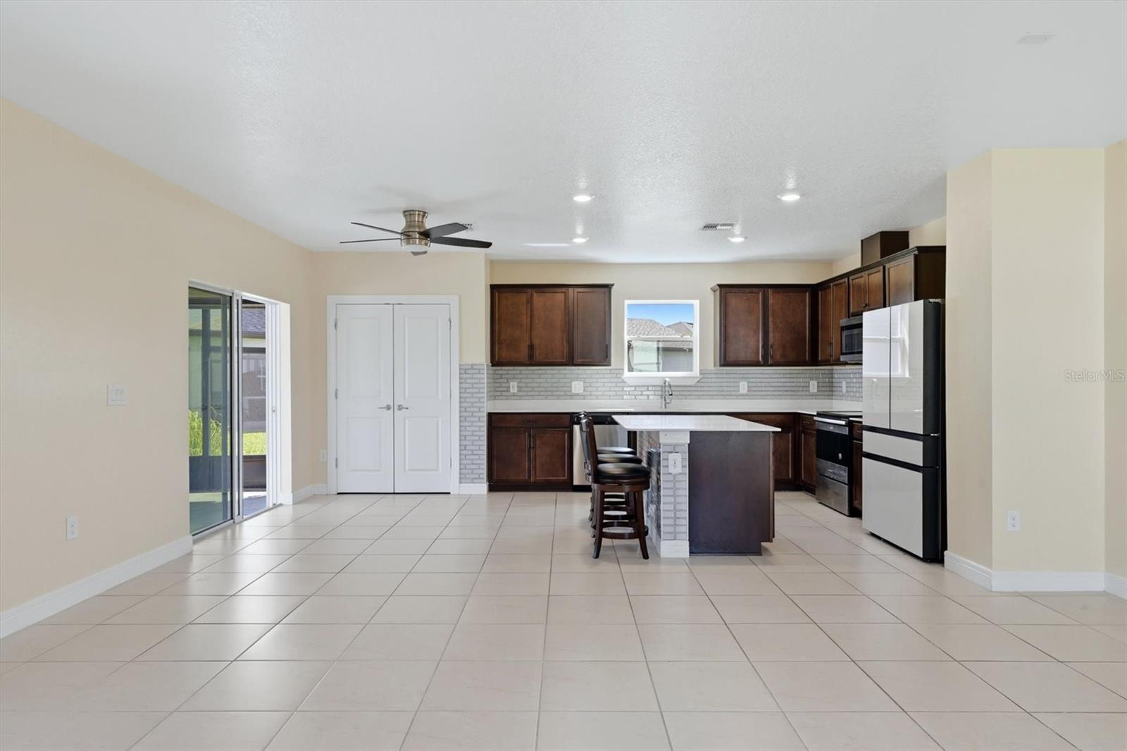 9108 Royal River Cir Property Photo 13