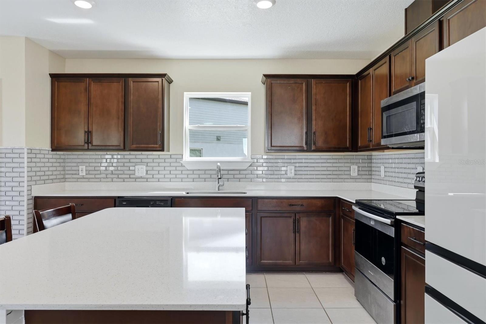 9108 Royal River Cir Property Photo 16
