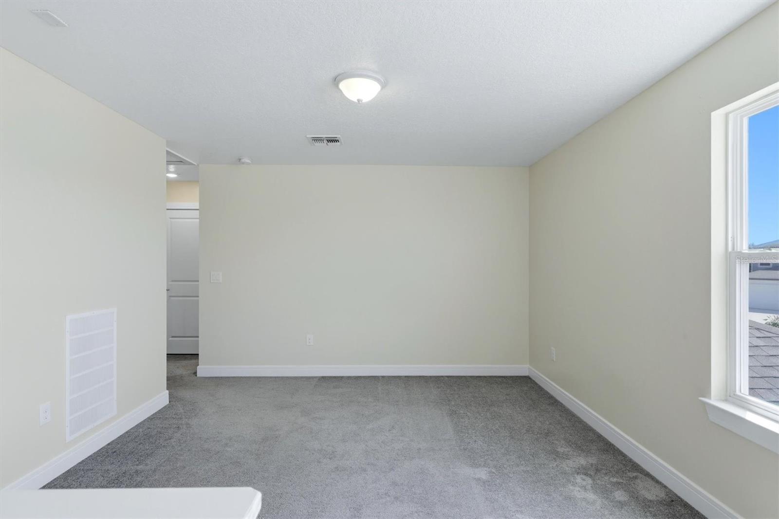 9108 Royal River Cir Property Photo 21