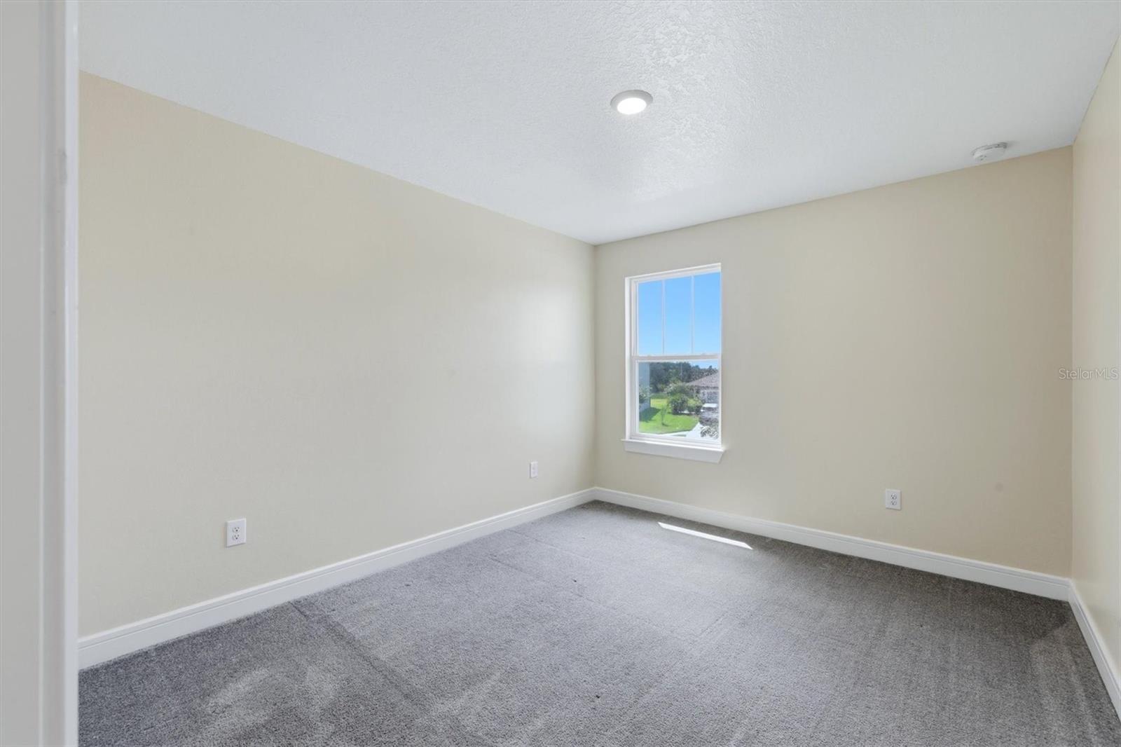 9108 Royal River Cir Property Photo 23