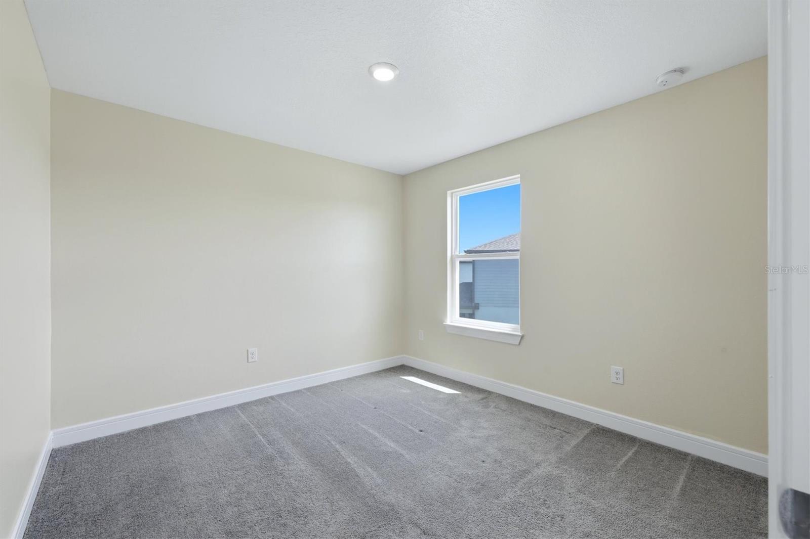 9108 Royal River Cir Property Photo 24