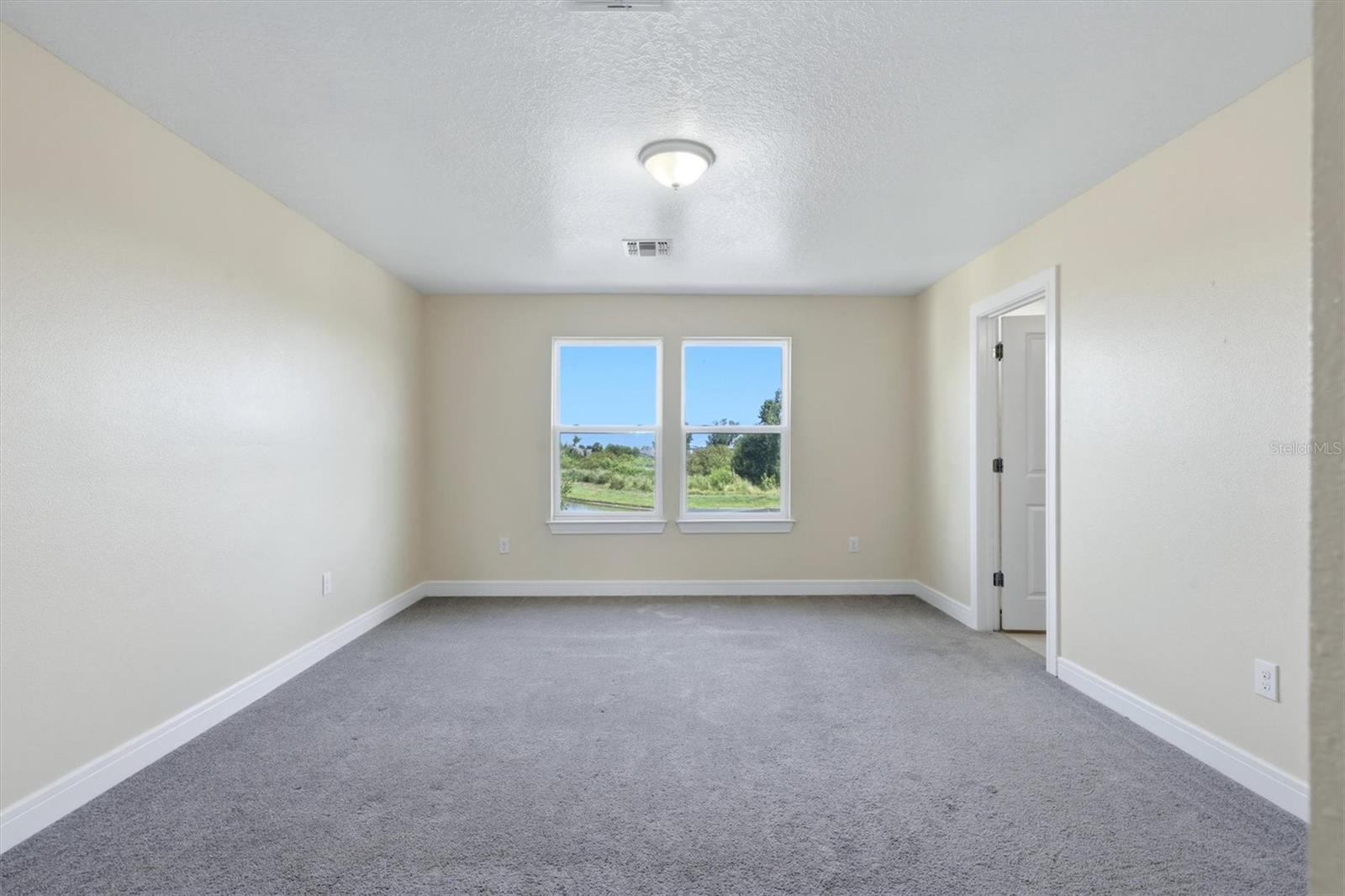 9108 Royal River Cir Property Photo 25