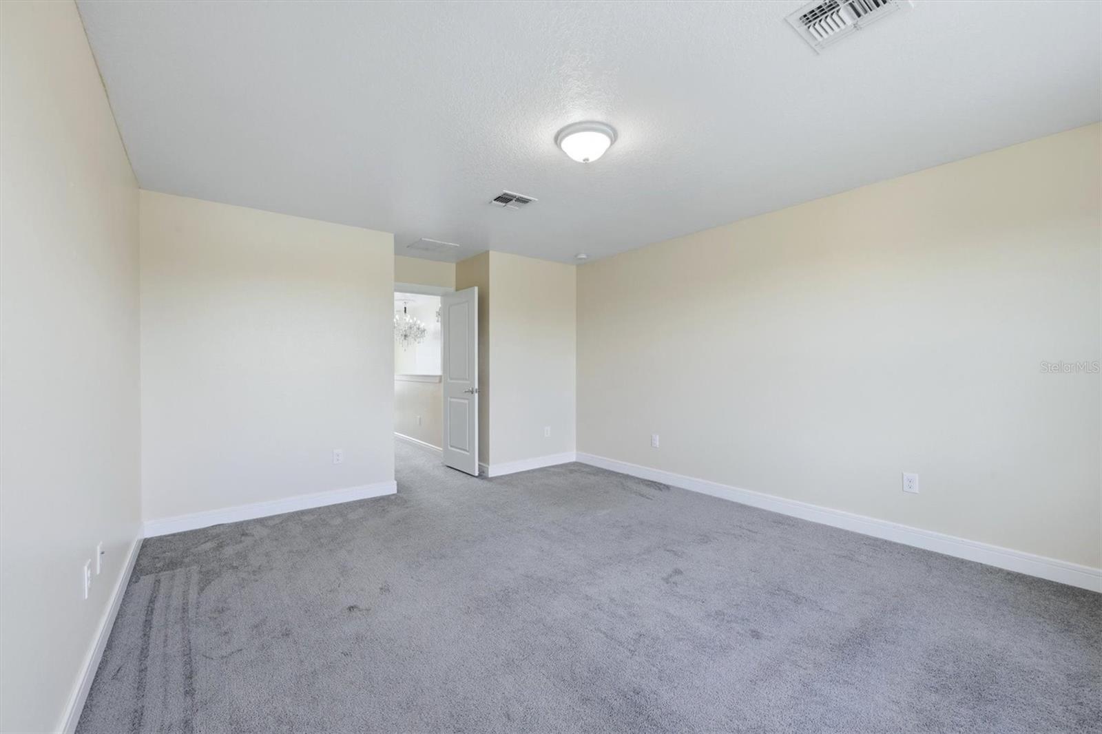 9108 Royal River Cir Property Photo 26