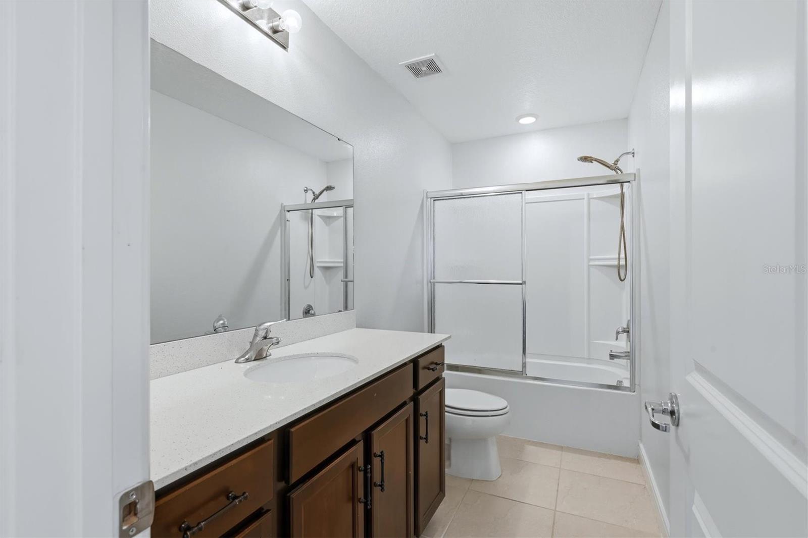 9108 Royal River Cir Property Photo 28