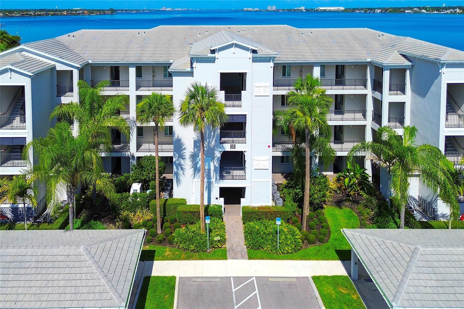 850 Tidewater Shores Loop #402 Property Photo 4