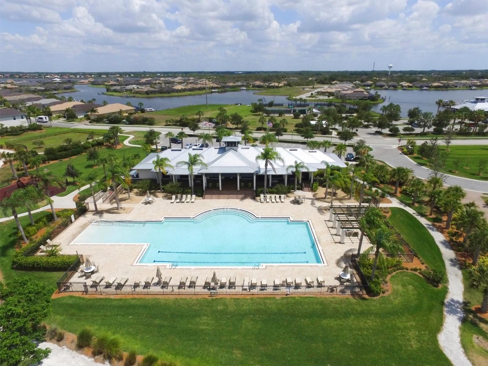 850 Tidewater Shores Loop #402 Property Photo 42