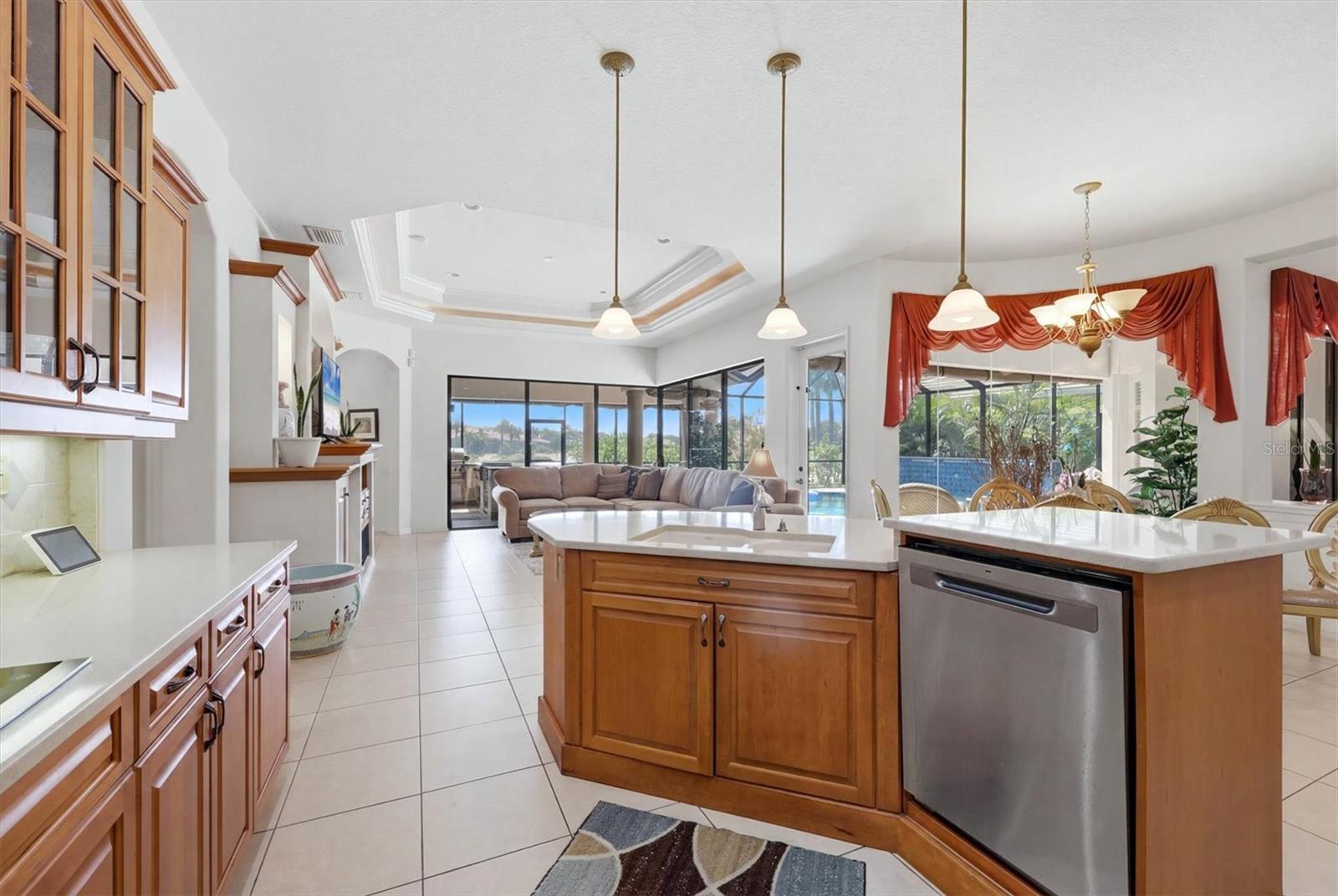 815 Tropez Ln Property Photo 4
