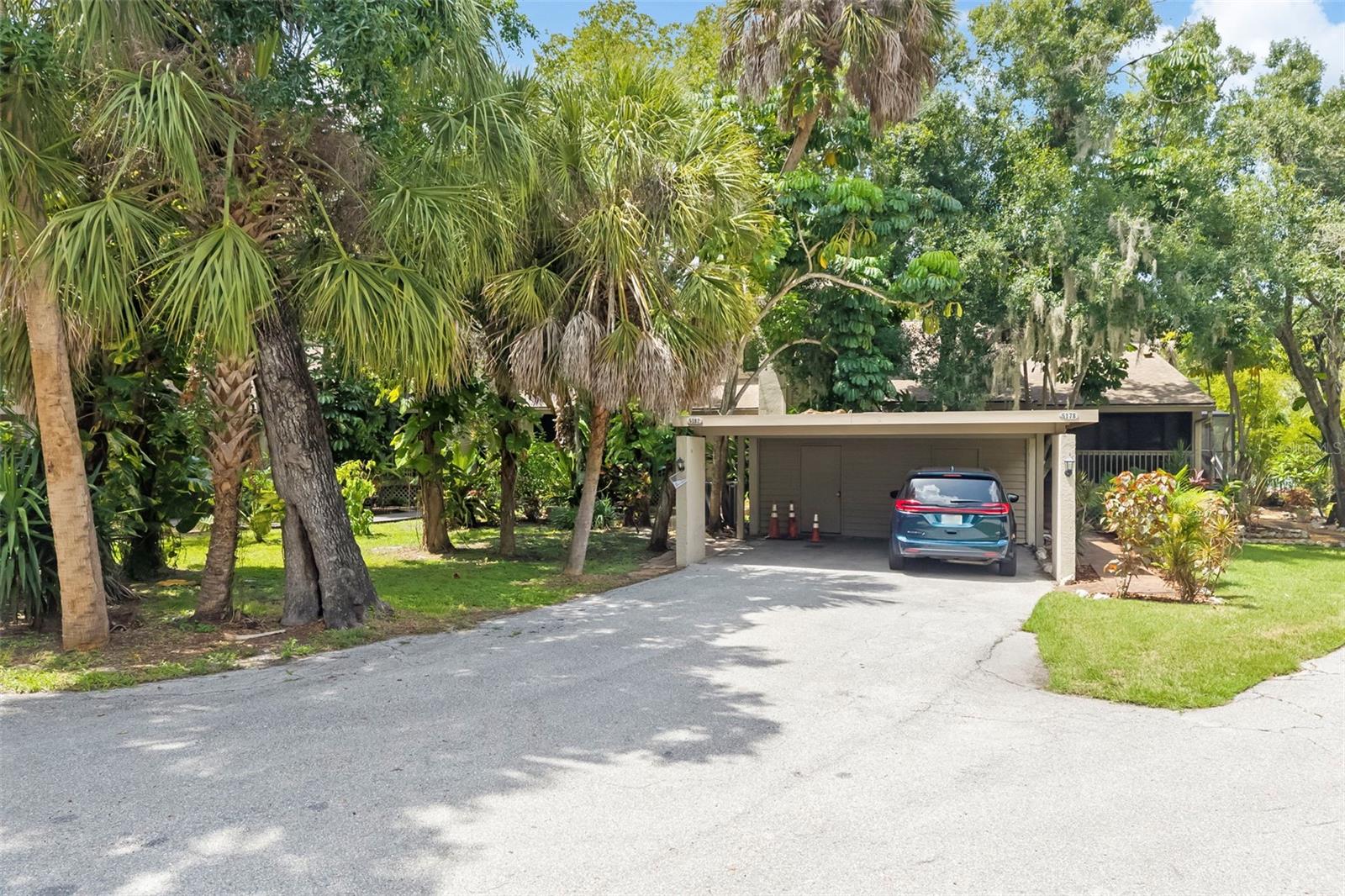 5182 LANCEWOOD DR #14 Property Photo 1