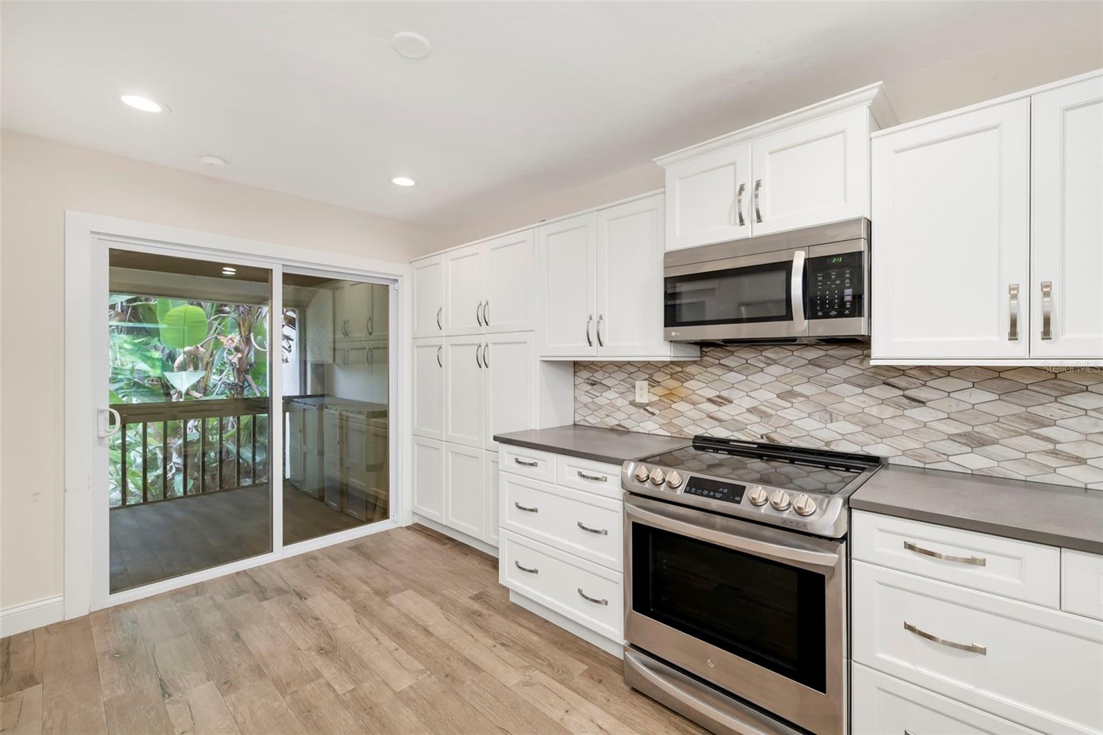 5182 Lancewood Dr #14 Property Photo 19