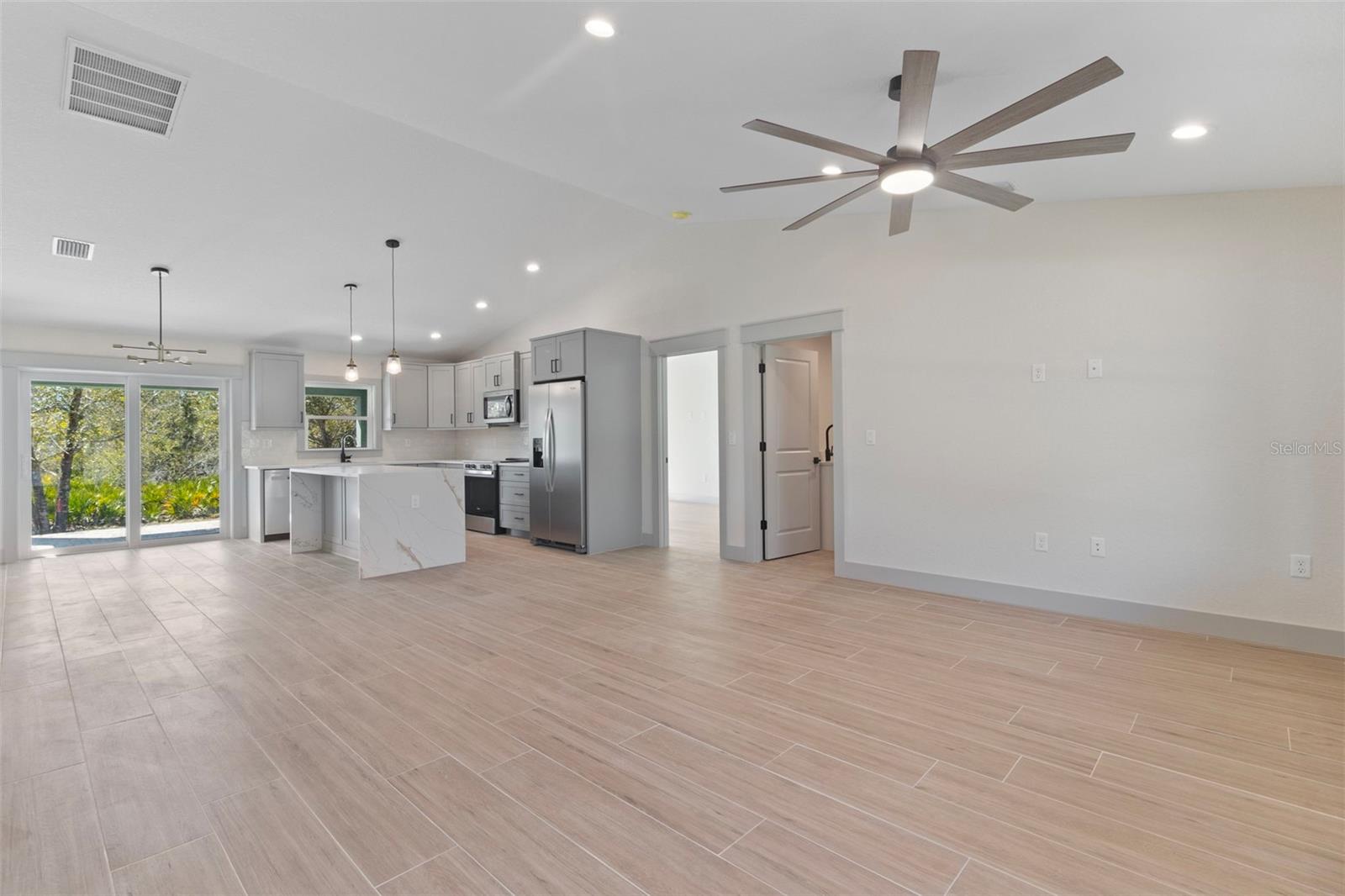 4117 Joseph St Property Photo 3