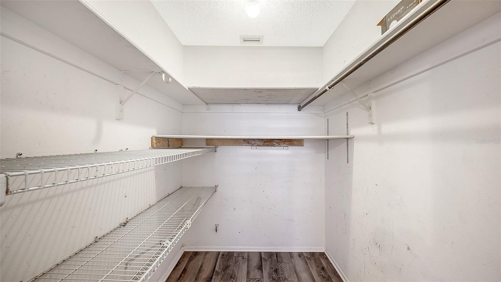 664 Woodlawn Dr Property Photo 25