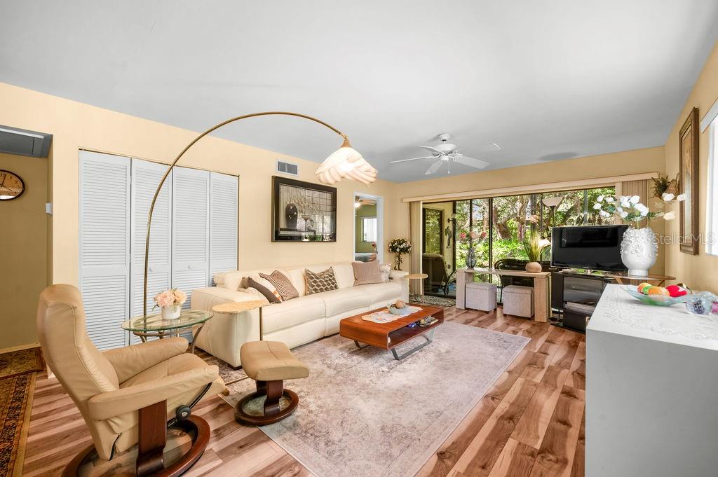 5146 Harpers Croft #13 Property Photo 6