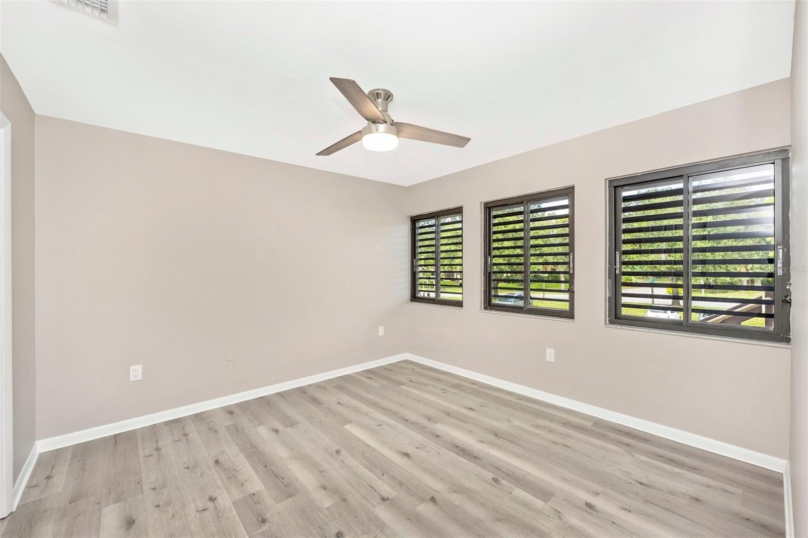 5178 Lake Village Dr #86 Property Photo 12