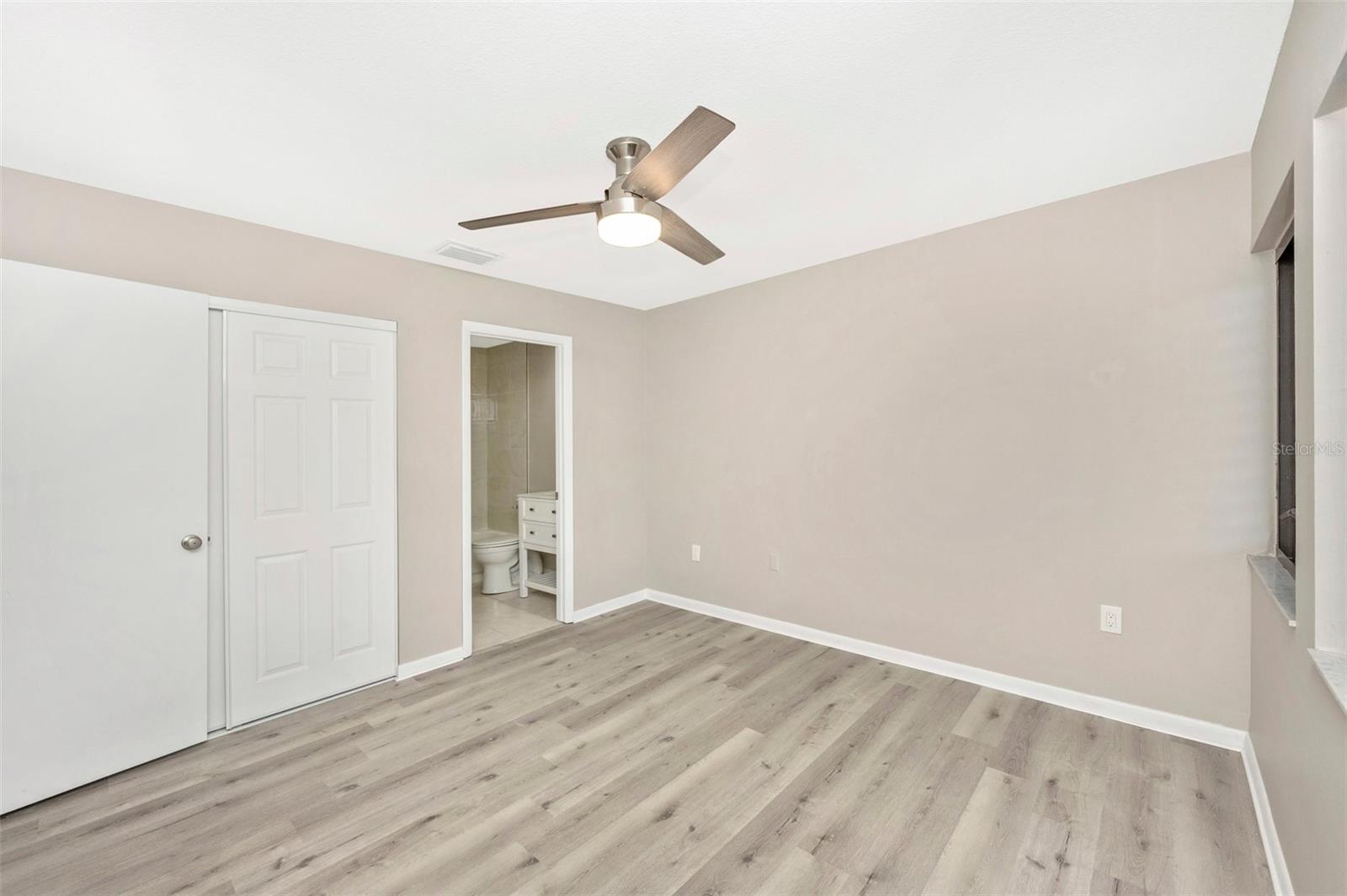 5178 Lake Village Dr #86 Property Photo 13