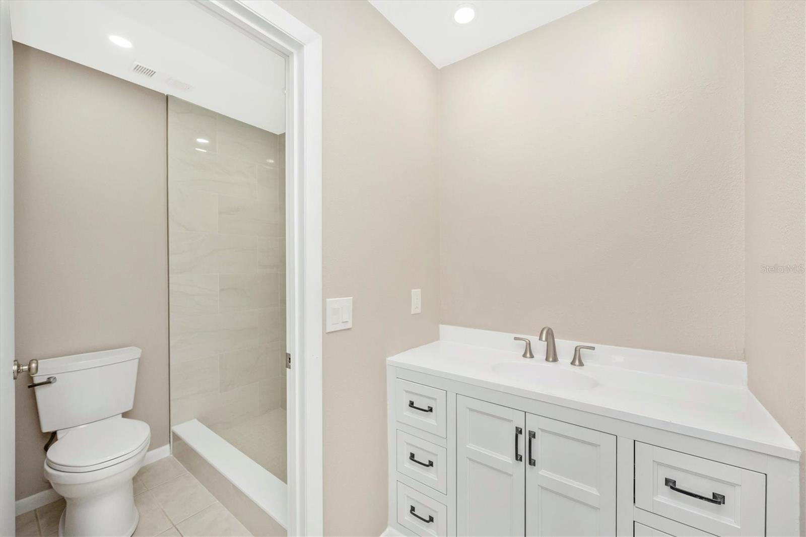 5178 Lake Village Dr #86 Property Photo 35