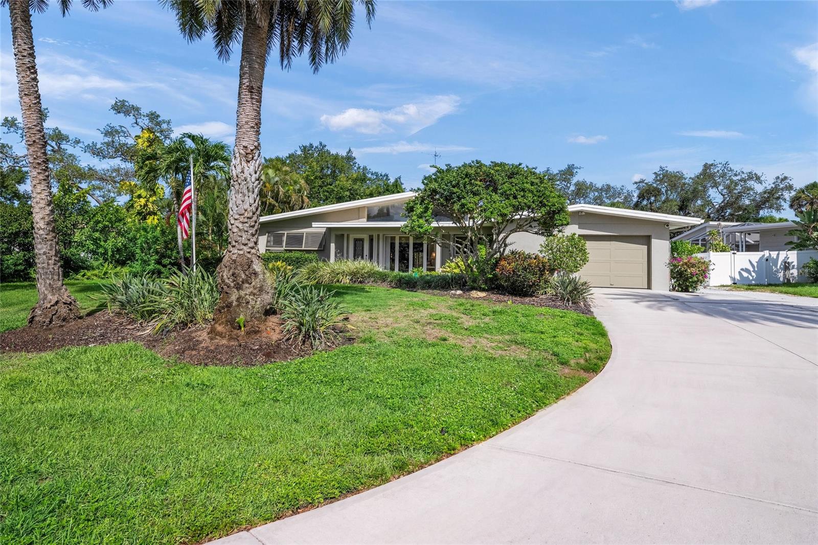 7616 Cove Ter Property Photo 1