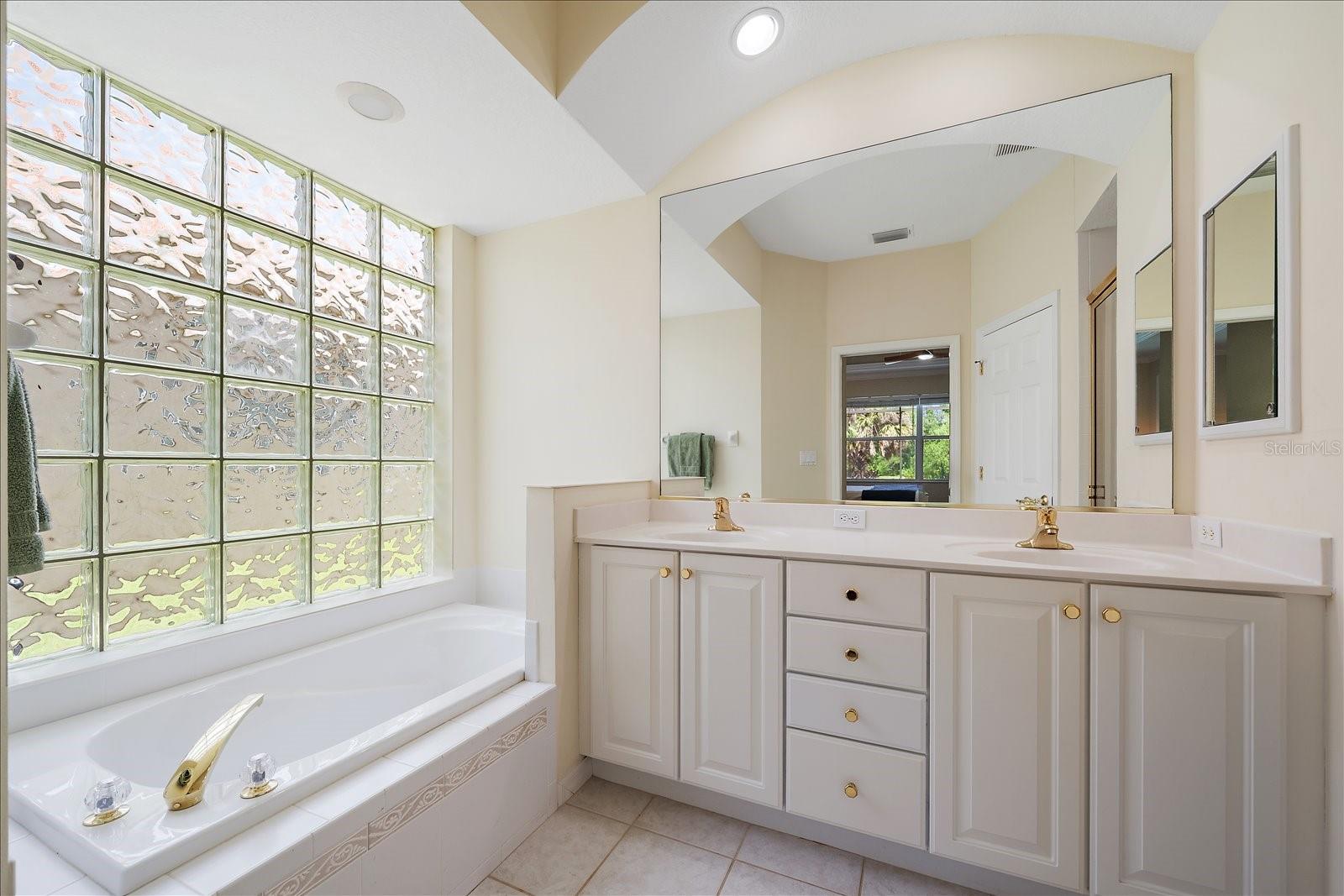 6288 Wingspan Way Property Photo 14