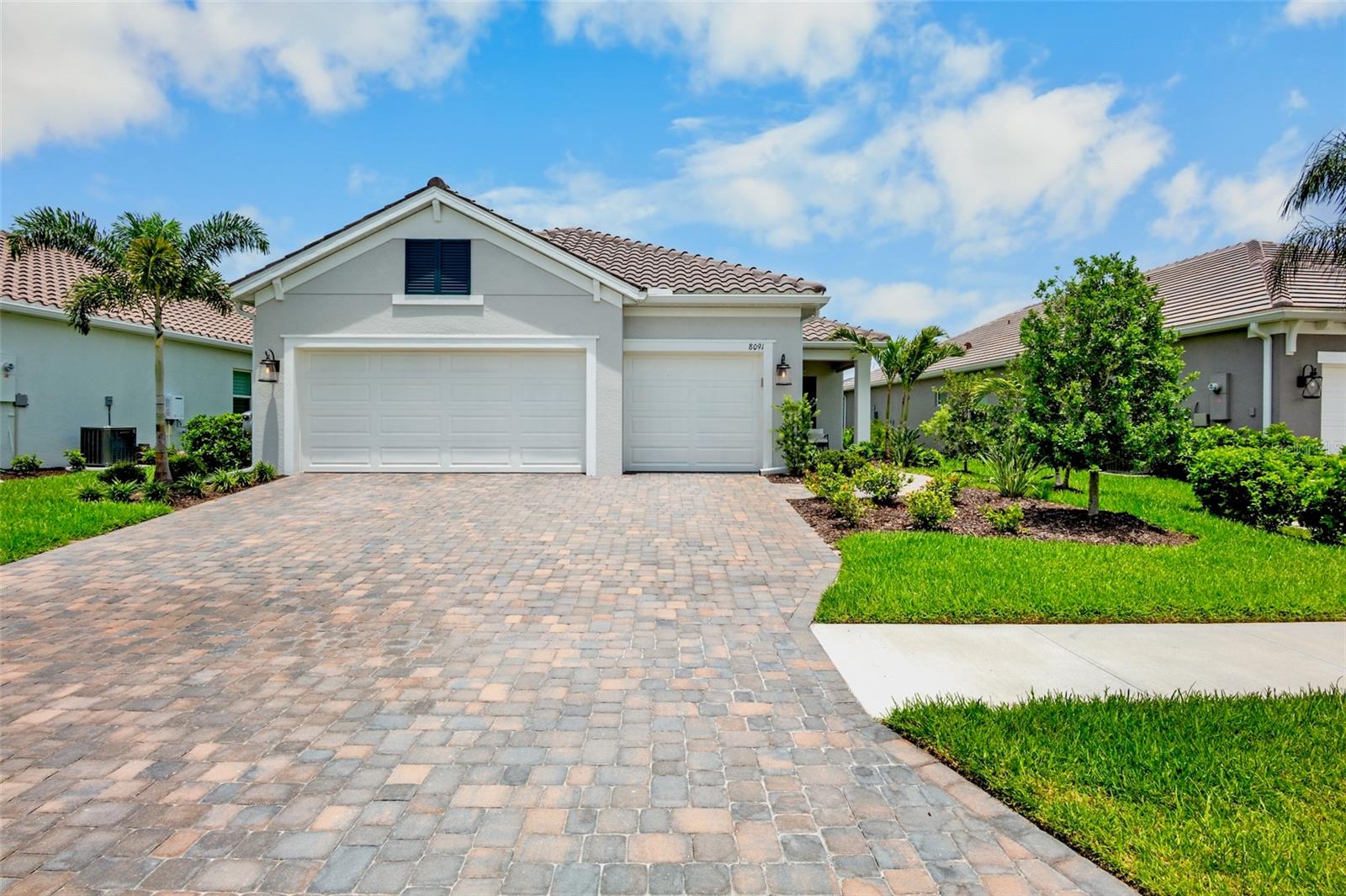 8091 Anthirium Loop Property Photo 3