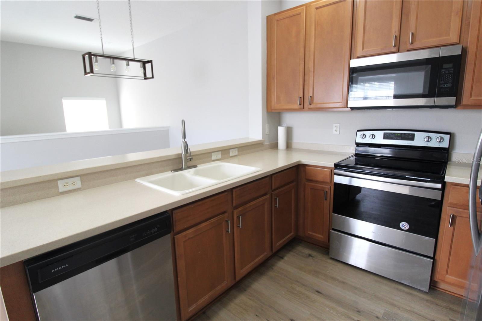 3475 Parkridge Cir #17-202 Property Photo 2