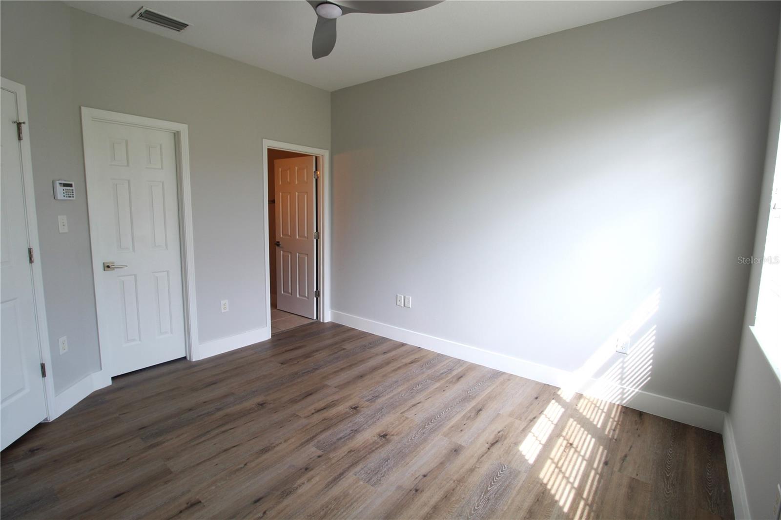 3475 Parkridge Cir #17-202 Property Photo 8