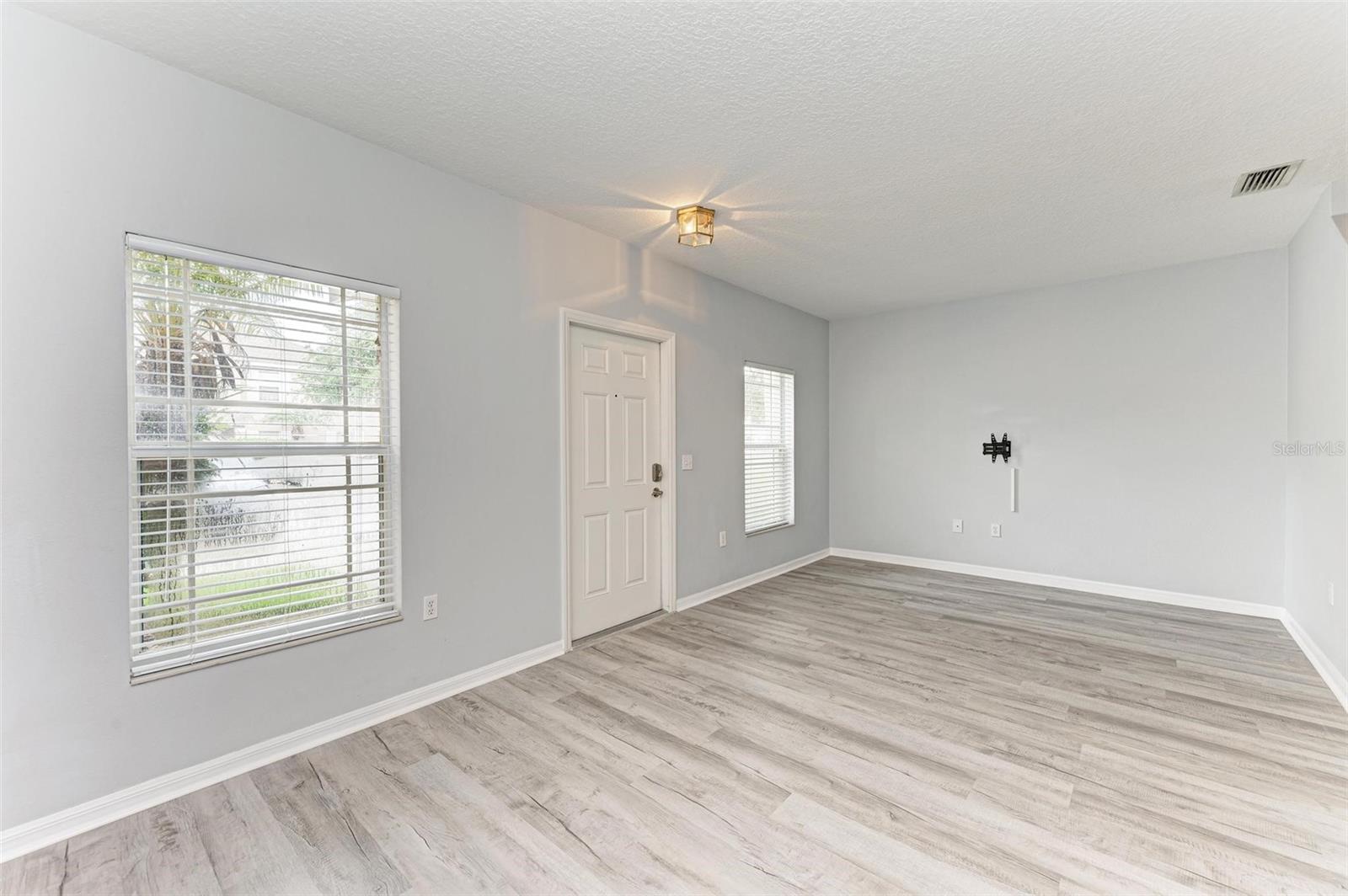 6218 Flagfish Ct #102 Property Photo 2