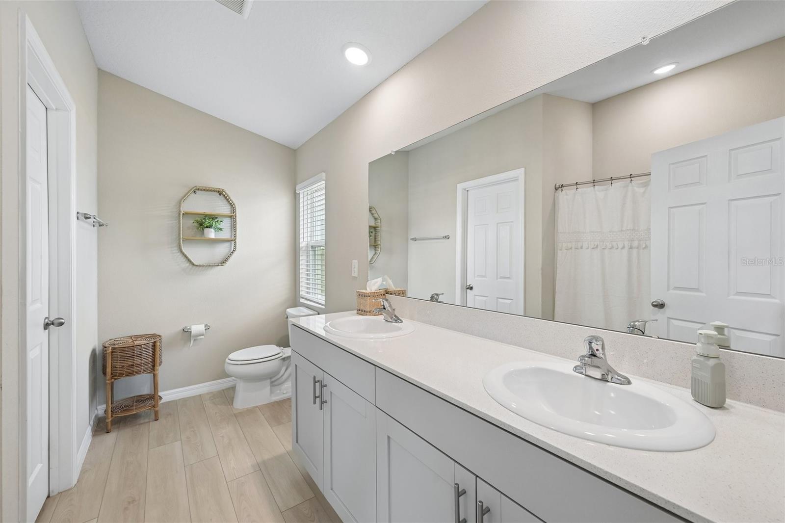 7728 Twinleaf Ter Property Photo 14